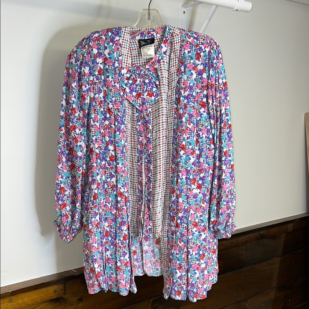 Vintage 80’s Floral Blouse with Matching Jacket Red and Purple Accents- L‎